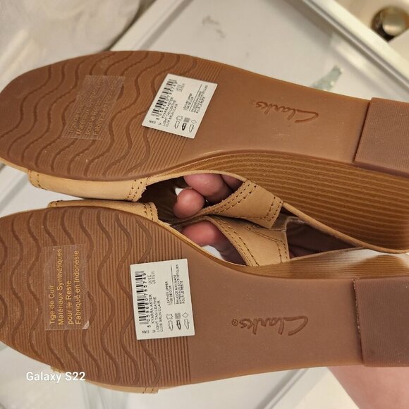 Clarks Kyarra Aster Wedge Sandals. Leather. NIB. Size 8.5 Wide - Picture 5 of 10